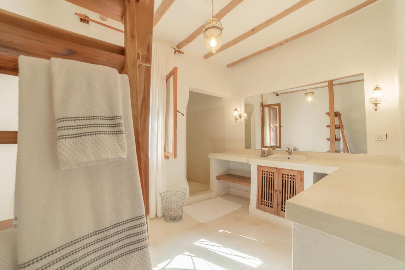 Bamboo House B&B Малинди Экстерьер фото